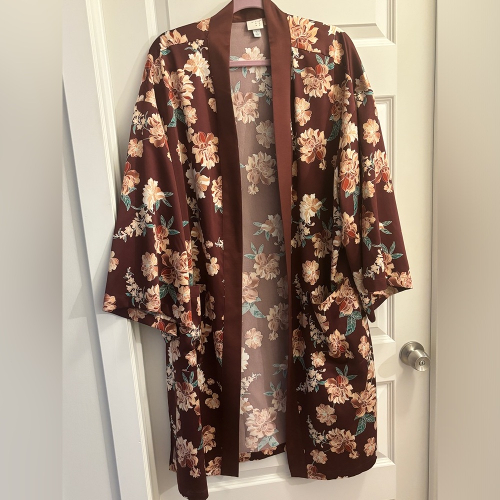 Longline satin feel floral kimono size L